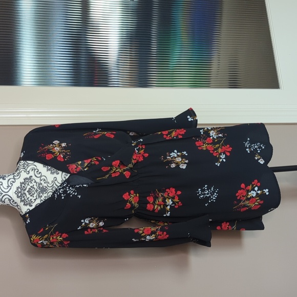 Dex black, red, and white midi dress Size M - Picture 2 of 6